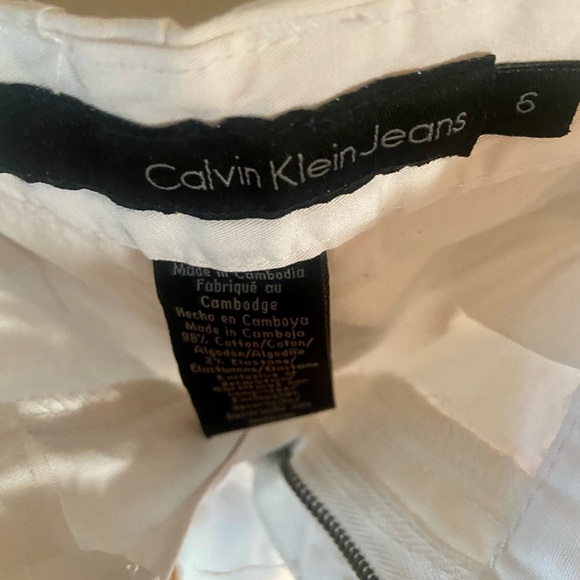 Calvin Klein shorts - Picture 2 of 4